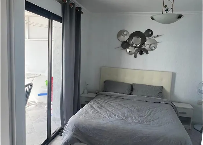 First Line, Highest Floor And Center! 公寓