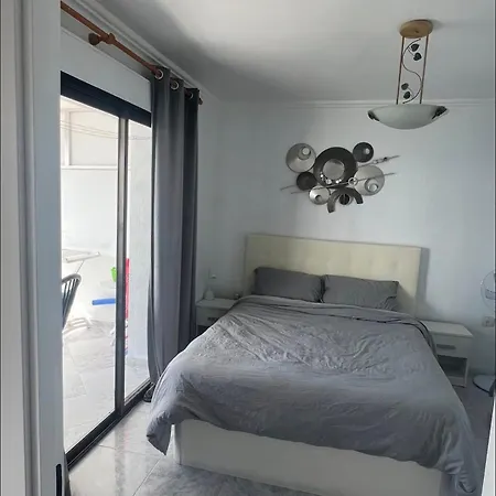 First Line, Highest Floor And Center! Apartment